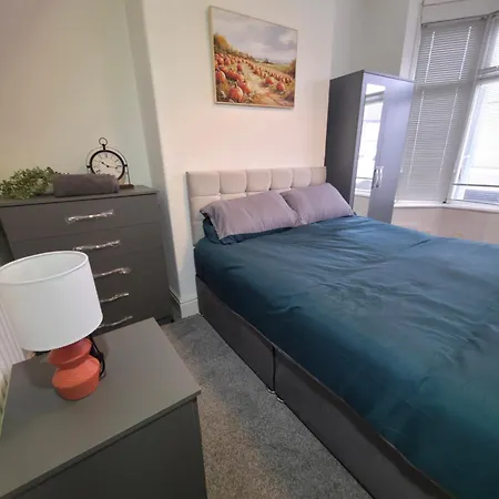 Aire St Large Group Fast A66 A19 Access * Middlesbrough