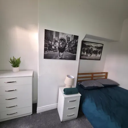 Holiday home Aire St Large Group Fast A66 A19 Access Middlesbrough