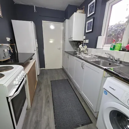 Aire St Large Group Fast A66 A19 Access Holiday home