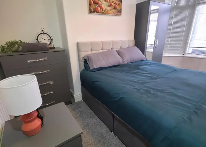 Aire St Large Group Fast A66 A19 Access * Middlesbrough